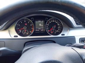 Volkswagen Passat - 2011