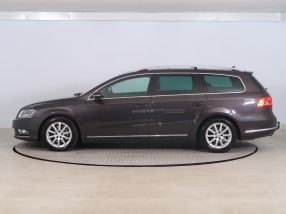Volkswagen Passat - 2011