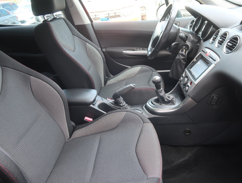 Peugeot 308, 2011
