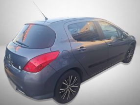 Peugeot 308 - 2011