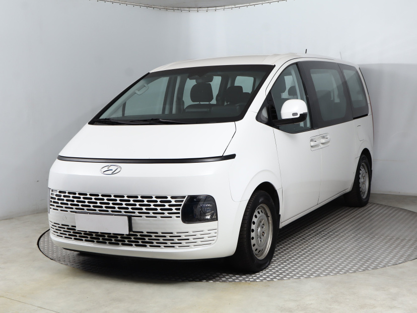 Hyundai Staria, 2024
