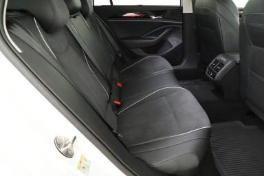 Volkswagen Passat - 2025