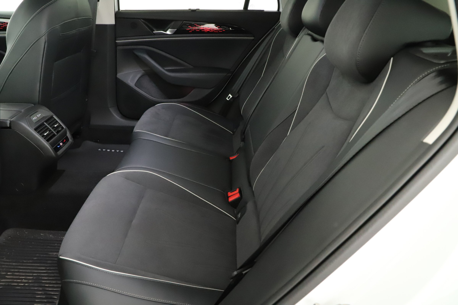 Volkswagen Passat - 2025