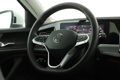 Volkswagen Passat - 2025
