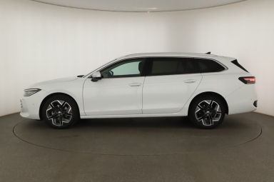 Volkswagen Passat - 2025