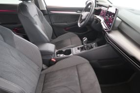Volkswagen Golf - 2025