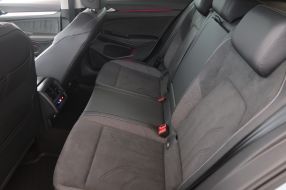 Volkswagen Golf - 2025