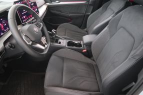 Volkswagen Golf - 2025