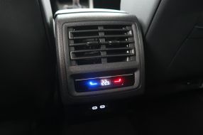 Volkswagen Golf - 2025