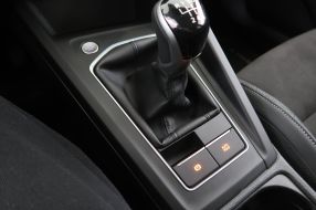 Volkswagen Golf - 2025
