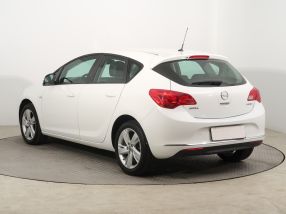 Opel Astra - 2014