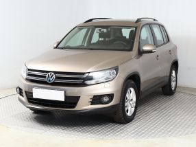 Volkswagen Tiguan - 2012