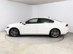 Volkswagen Passat - 2020