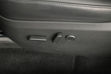Tesla Model Y - 2025