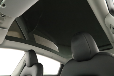 Tesla Model Y - 2025