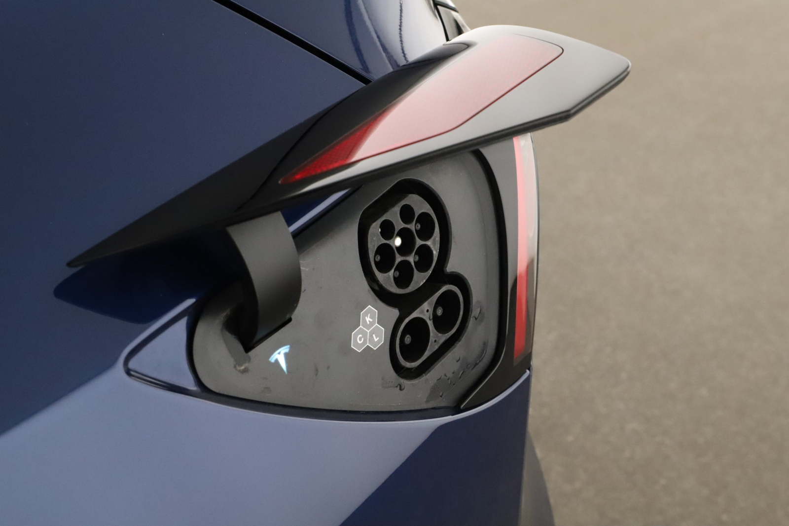 Tesla Model Y - 2025