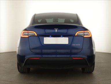 Tesla Model Y - 2025