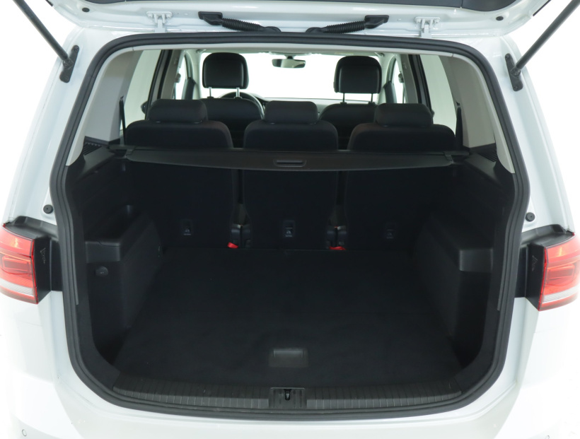 Volkswagen Touran, 2021