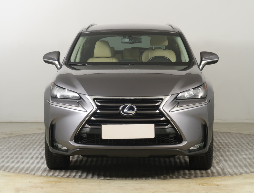 Lexus NX, 2017