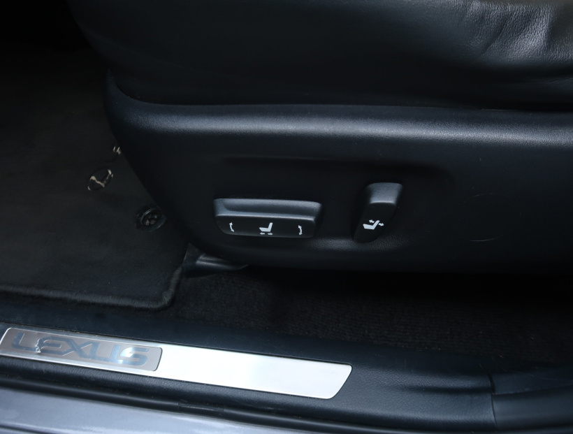 Lexus NX, 2017