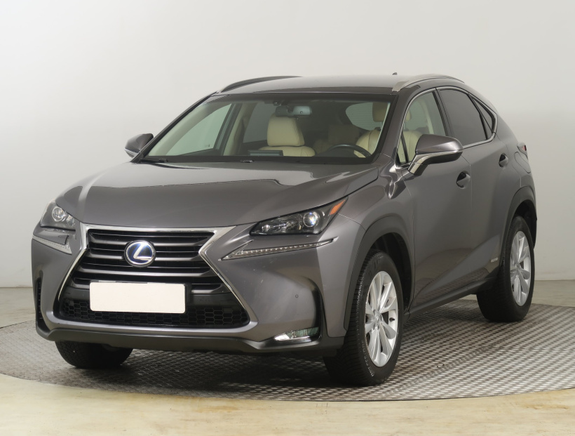 Lexus NX, 2017