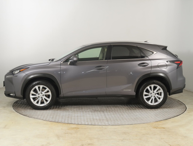 Lexus NX, 2017