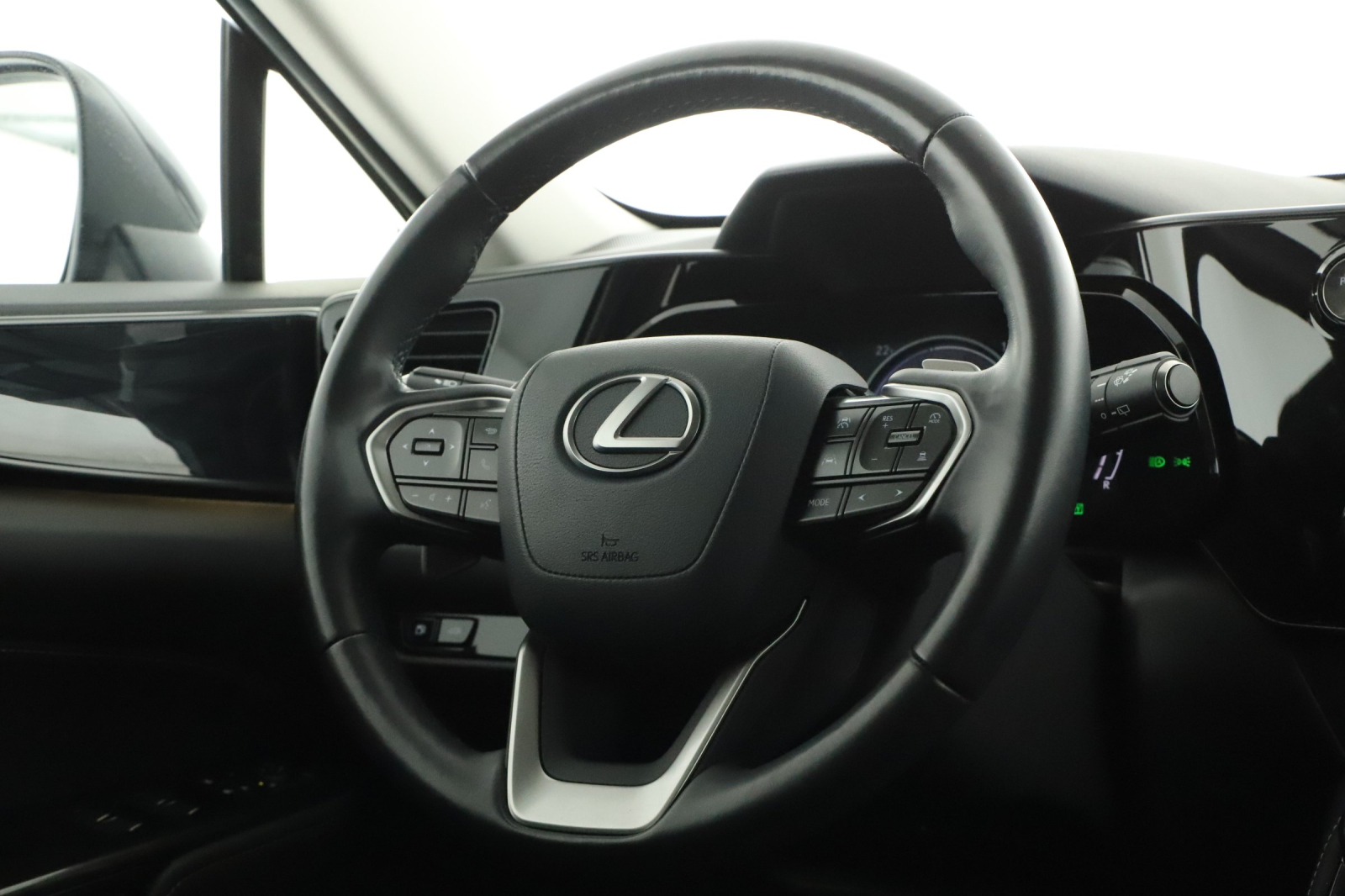 Lexus NX - 2023