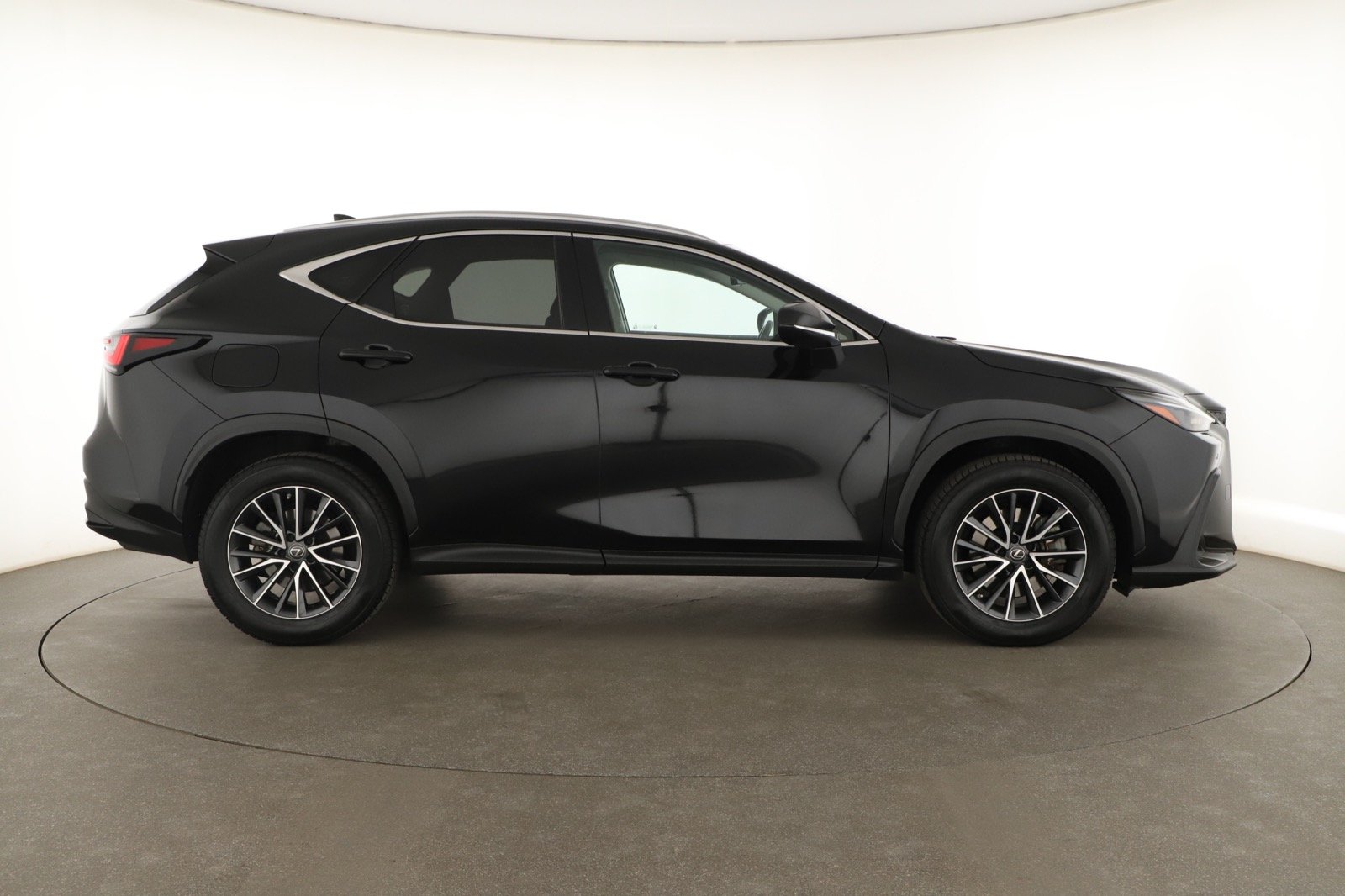 Lexus NX - 2023