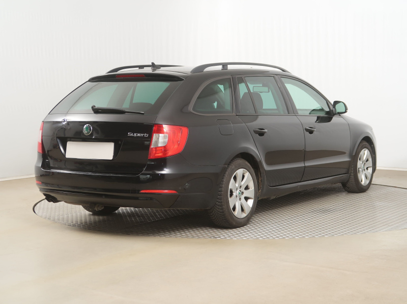 Škoda Superb, 2012