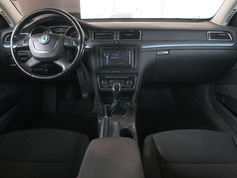Škoda Superb, 2012