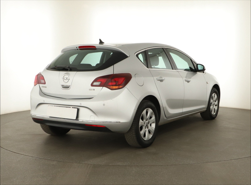 Opel Astra, 2015