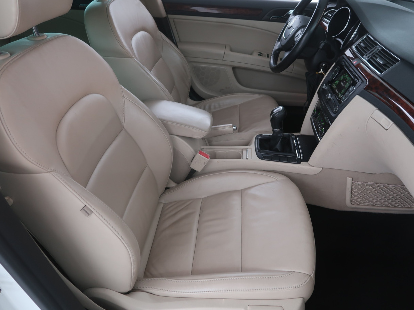Škoda Superb, 2012