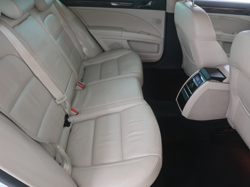 Škoda Superb, 2012
