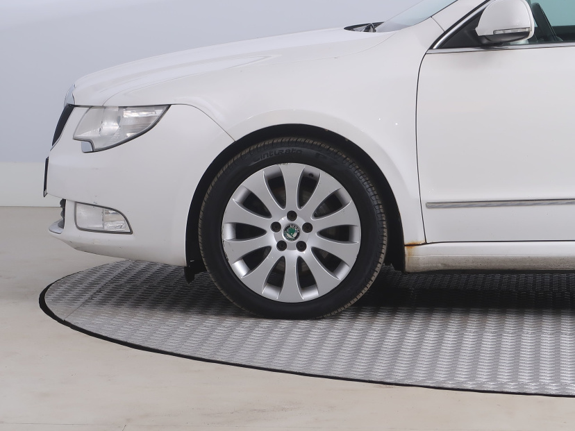 Škoda Superb, 2012
