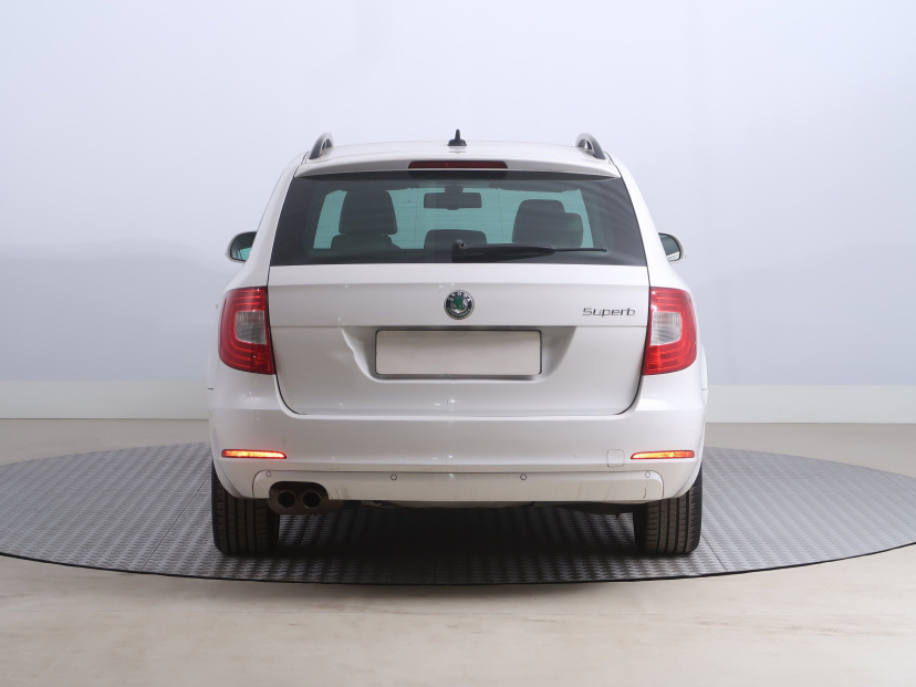 Škoda Superb, 2012