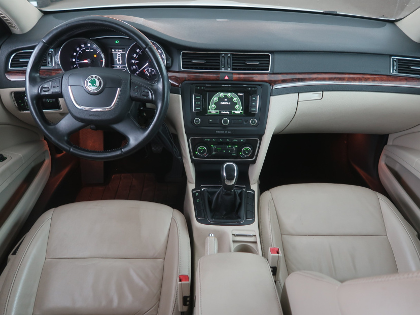 Škoda Superb, 2012