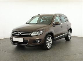Volkswagen Tiguan - 2015