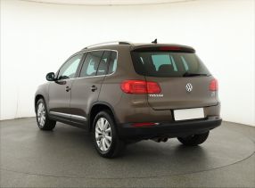 Volkswagen Tiguan - 2015