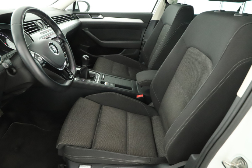 Volkswagen Passat, 2017