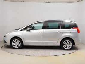Peugeot 5008 - 2011