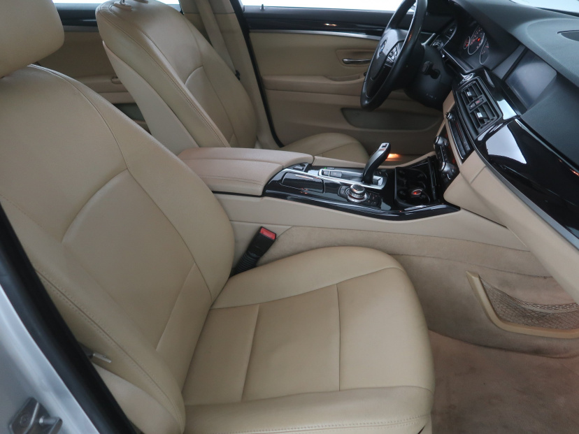 BMW 5, 2011
