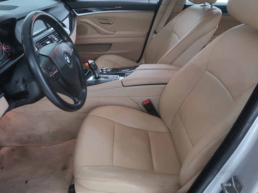 BMW 5, 2011