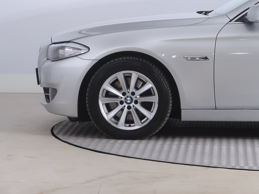 BMW 5, 2011