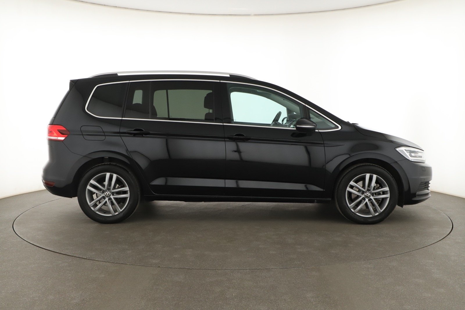 Volkswagen Touran - 2024