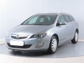 Opel Astra - 2012