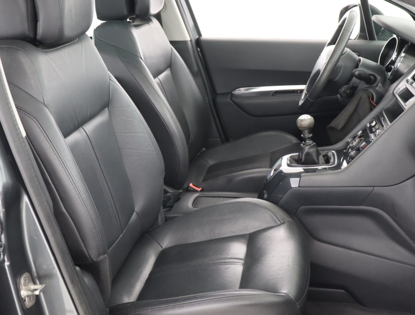 Peugeot 5008, 2012
