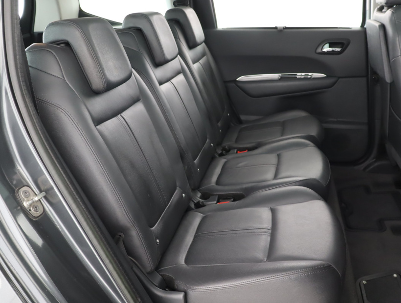 Peugeot 5008, 2012
