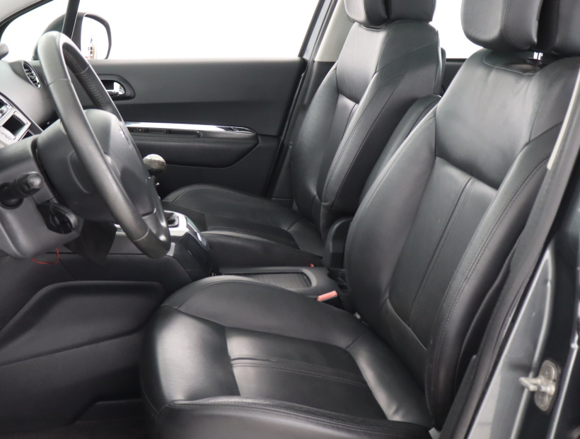 Peugeot 5008, 2012