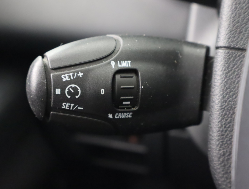 Peugeot 5008, 2012