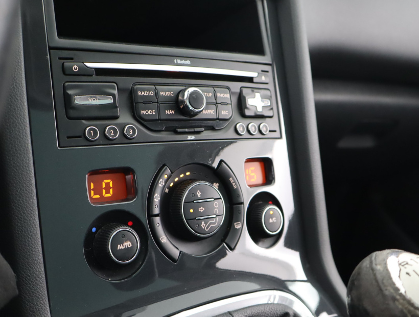 Peugeot 5008, 2012